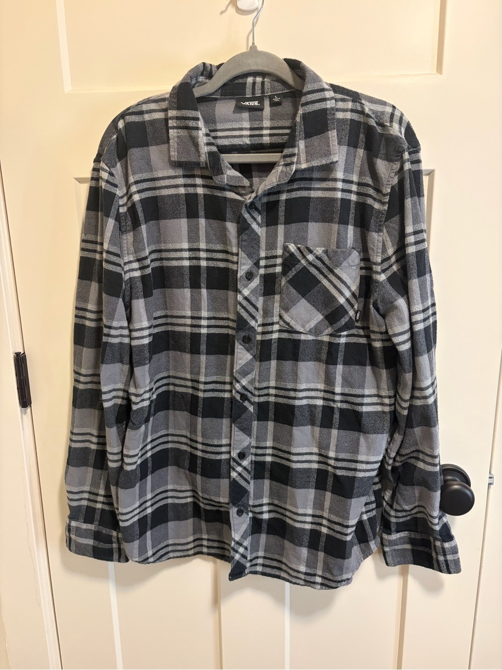 Vans Men’s Black and Gray Plaid Button-Up Shirt Size Large